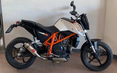 KTM 690 Duke usata anno 2012 con 35.197 km, scarico sportivo, tagliandata e garantita 12 mesi in vendita a Senigallia